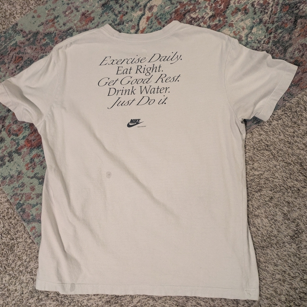 Nike White Men's Graphic Shirt